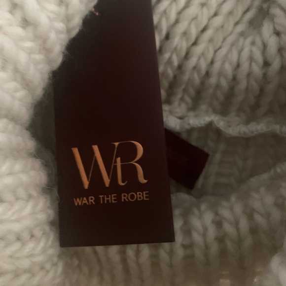 WAR THE ROBE Chunky Wool Turtleneck Sweater - Size L - Cream - NWT! - Picture 4 of 5